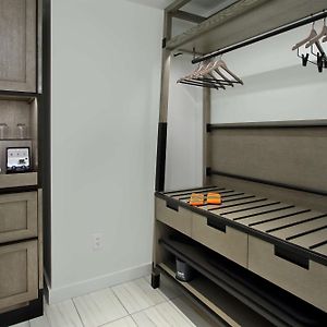 Queen Room Two Queen Beds Roll Shower Mobility Access